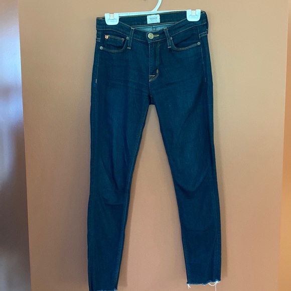 Hudson mid rise skinny ladies denim in size 25 with raw hem. - Picture 2 of 12